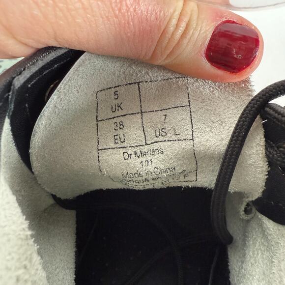 Dr. Martens 101 Boots Women's 7 Leather Leopard Cheetah Print Lace-Up Round Toe - Picture 9 of 9